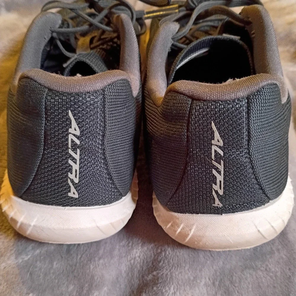 Altra Escalante 4 Womens 9 Black White Zero Drop Road Running Shoes AL0A85NF000